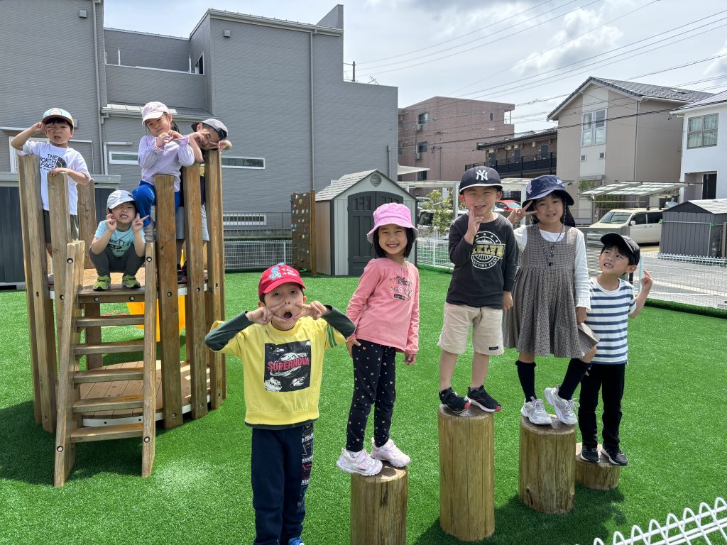 屋外活動を通して体を動かしながら協調性や自信を育む子どもたち（長久手市・日進市）